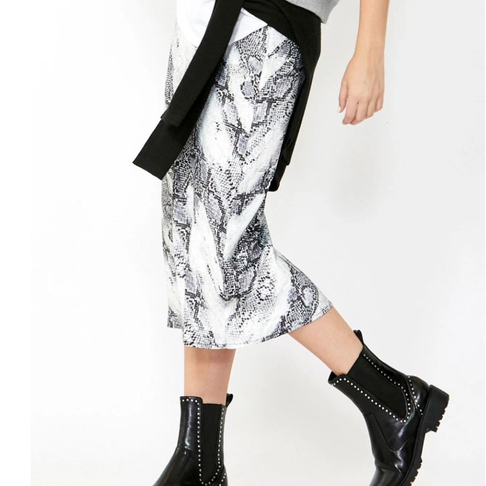 Decjuba Marilyn Midi Skirt
